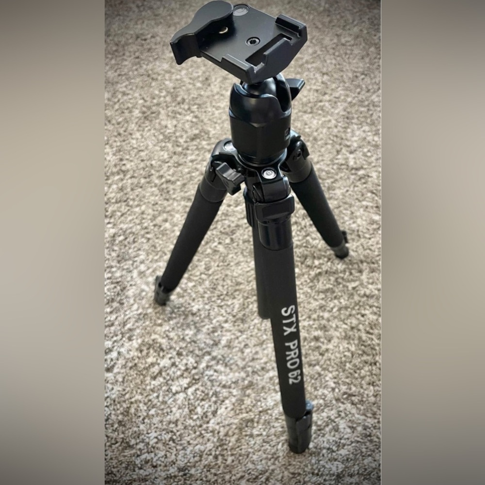 Professional STX Pro Tripod - BRAND NEW